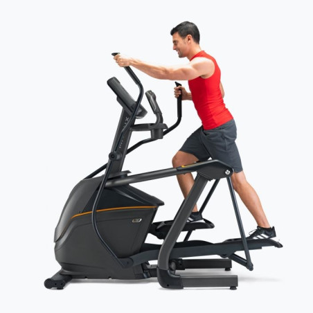 Matrix Fitness Orbitrek E30 Elliptical z Konsolą XIR 16"