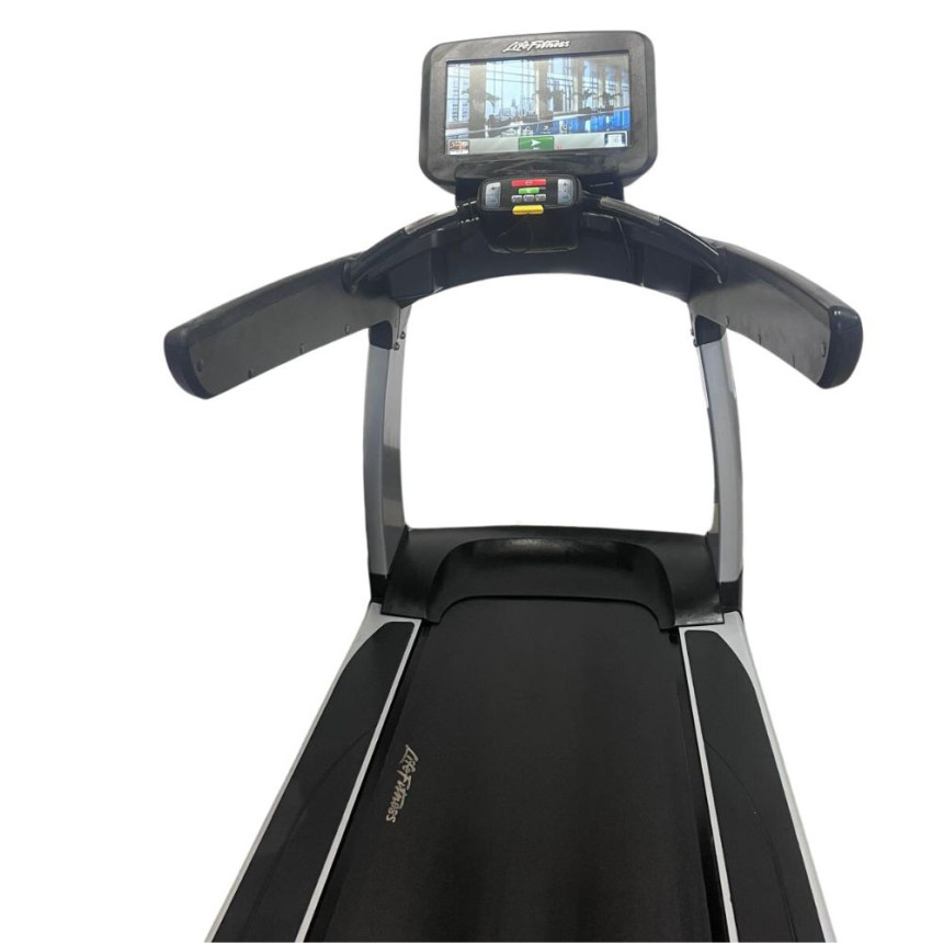 Profesjonalna bieżnia Life Fitness Discover SE3 po regeneracji